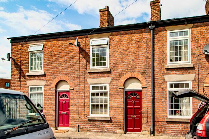 2 Bedroom Terraced House To Rent In Allen Street, Macclesfield, SK11