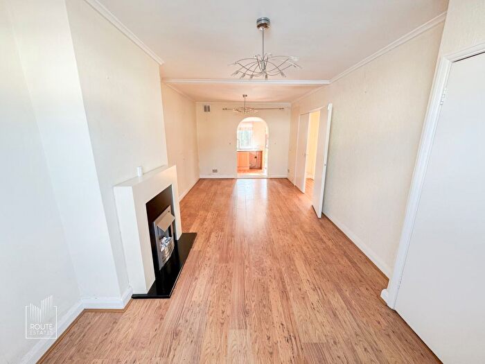 3 Bedroom Terraced House To Rent In Curzon Avenue, Enfield, EN3