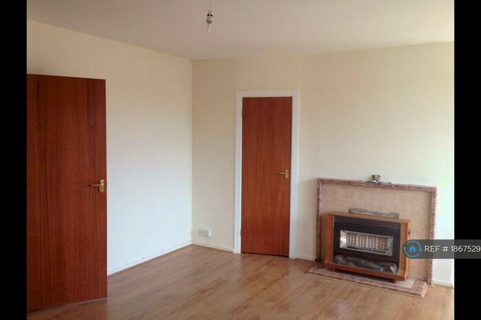 2 Bedroom Flat To Rent In Pinner Road, Northwood Hills, HA6