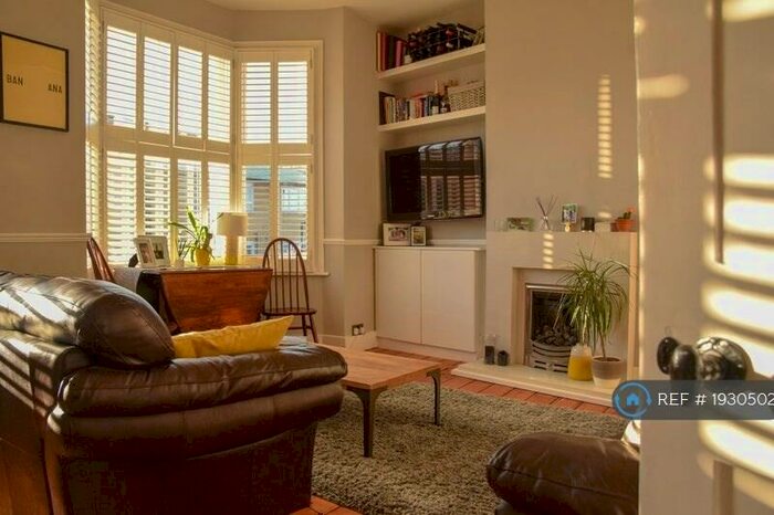 1 Bedroom Flat To Rent In Vestry Road, London, SE5