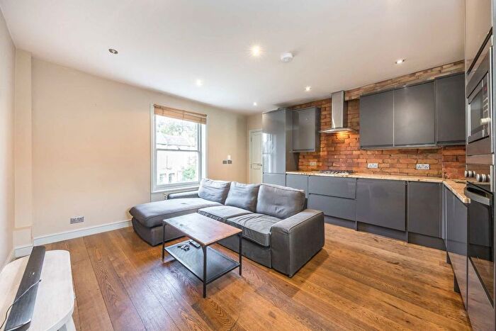 3 Bedroom Flat To Rent In Petherton Road, London, N5
