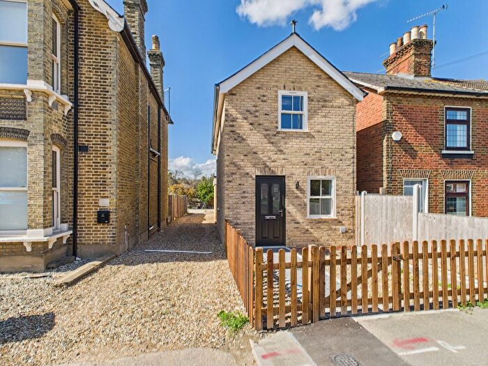 2 Bedroom Detached House For Sale In Southend Road, Stanford Le Hope, SS17