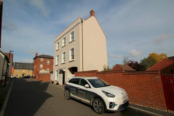 4 Bedroom Detached House To Rent In Cornelius Vale, Springfield, Chelmsford, CM2