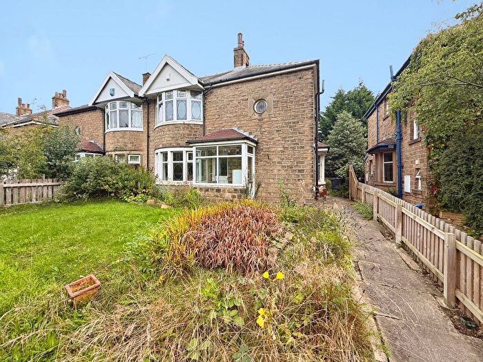 3 Bedroom Semi Detached House For Sale In Bradford Road, Shipley, BD18