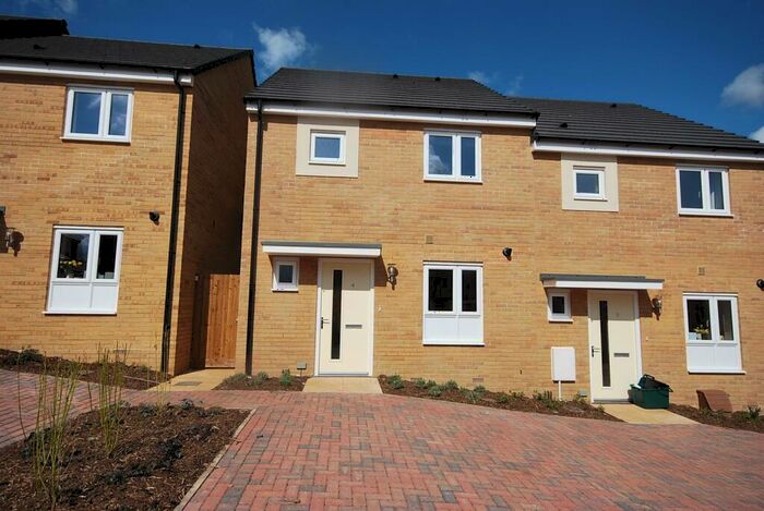 3 Bedroom Semi-Detached House To Rent In Primrose Road, Lyde Green, Bristol, BS16