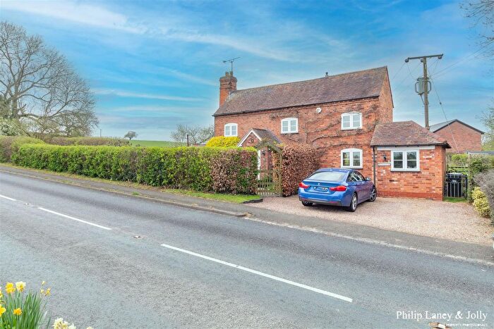 2 Bedroom Detached House For Sale In Upton Road, Worcester, WR2