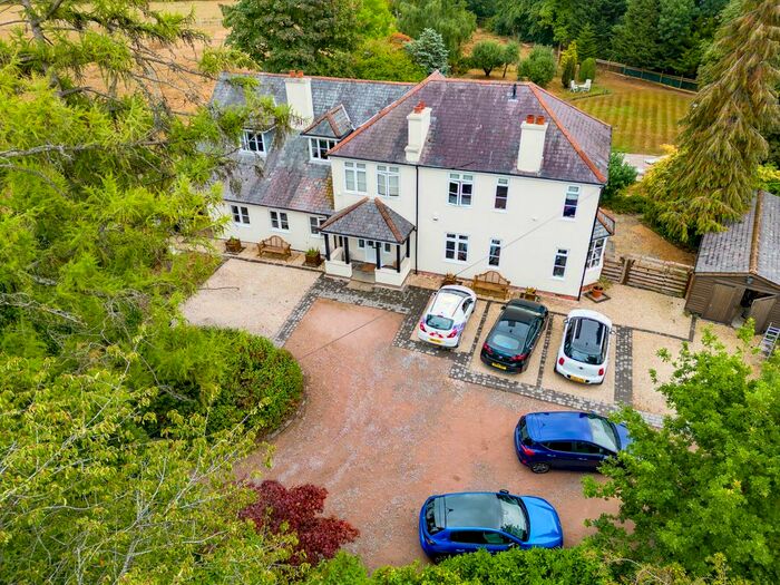 5 Bedroom Detached House For Sale In Common Lane, Radlett, WD7