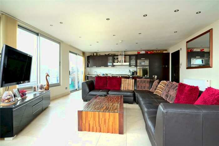 1 Bedroom Flat To Rent In Phipp Street, Shoreditch, London, EC2A