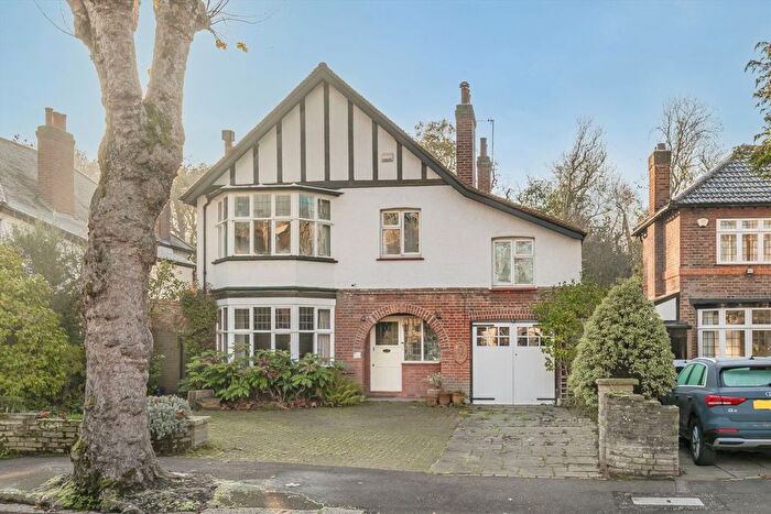 5 Bedroom Detached House For Sale In Ormond Avenue, Hampton, TW12