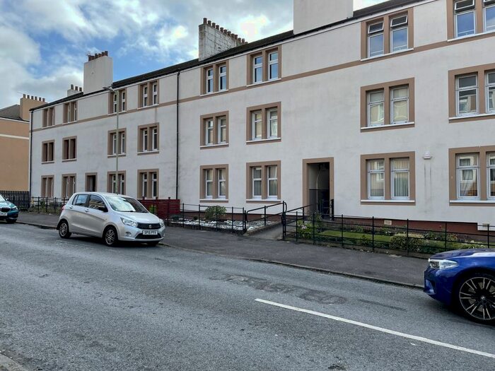 2 Bedroom Flat To Rent In Arklay Terrace, Dundee, DD3
