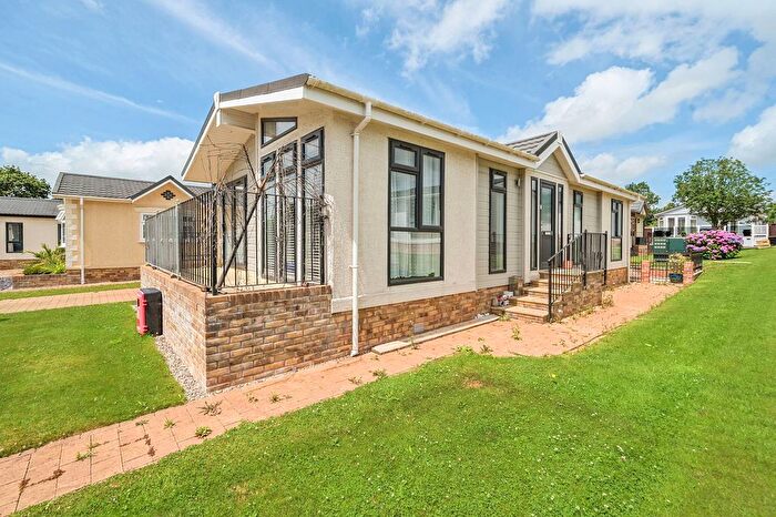 2 Bedroom Mobile/park Home For Sale In Dolbeare Court, Landrake, Saltash, Cornwall, PL12