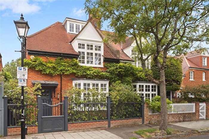 5 Bedroom Semi-Detached House For Sale In Flanders Road, Chiswick, London, W4