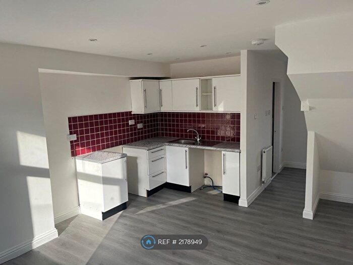 1 Bedroom Flat To Rent In Teak Street, Middlesbrough, TS1