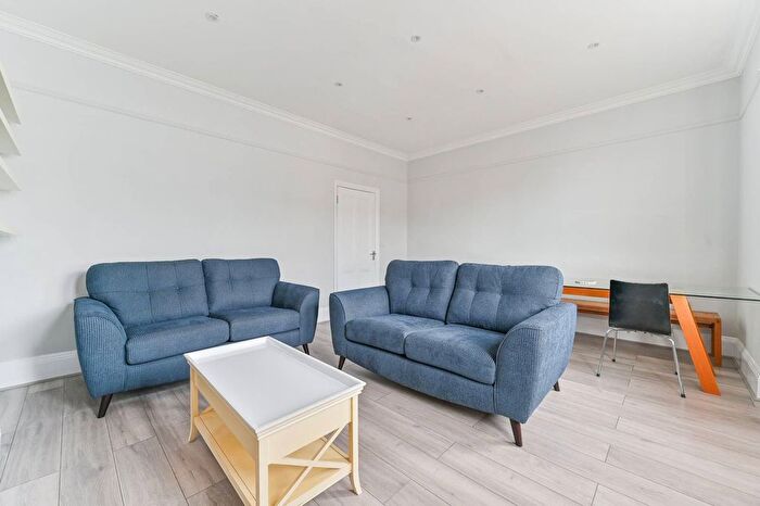 3 Bedroom Flat To Rent In Kingston Road, Wimbledon, London, SW19