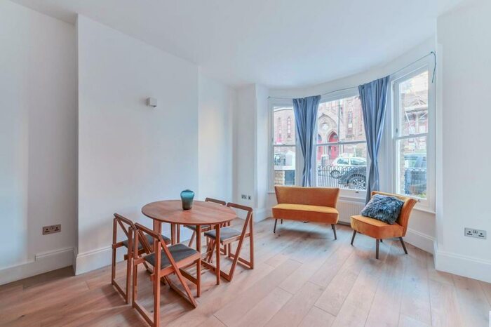 2 Bedroom Flat To Rent In Waldegrave Road, London, , Crystal Palace, London, SE19