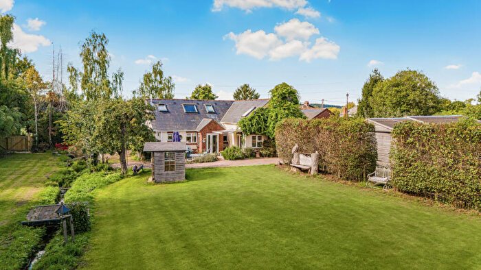 4 Bedroom Detached House For Sale In High Street, Woodgreen, Fordingbridge, Hampshire, SP6