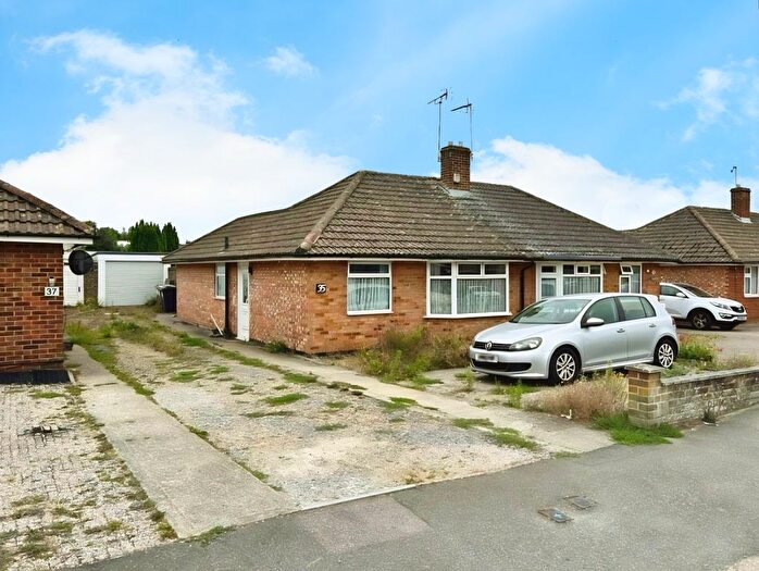 2 Bedroom Semi-Detached Bungalow To Rent In Bybrook Road, Kennington, TN24