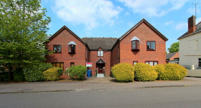 1 Bedroom Apartment To Rent In Park Court, Park Road, Banbury, Oxon, OX16