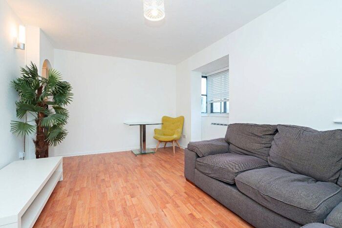 1 Bedroom Flat To Rent In Osprey Close, Watford, WD25