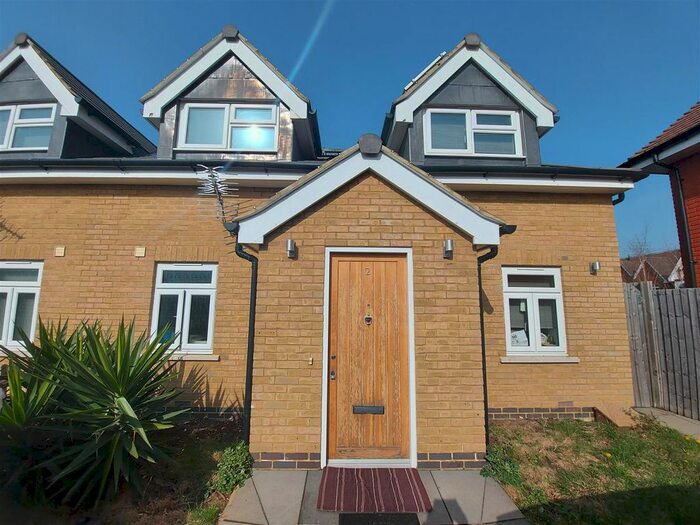 3 Bedroom Semi-Detached House To Rent In London Road, North Cheam, Sutton, SM3