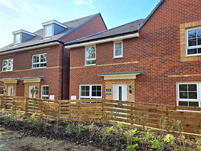 3 Bedroom Semi-detached House For Sale In Bond Gardens, Stourport On Severn, DY13
