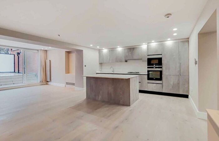 2 Bedroom Flat To Rent In Fitzjohns Avenue, London, Greater London, NW3