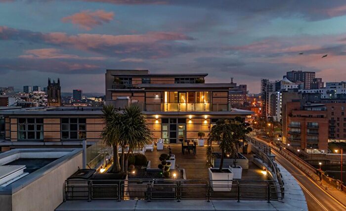 3 Bedroom Apartment For Sale In Balmoral Place Penthouse, Brewery Wharf, LS10