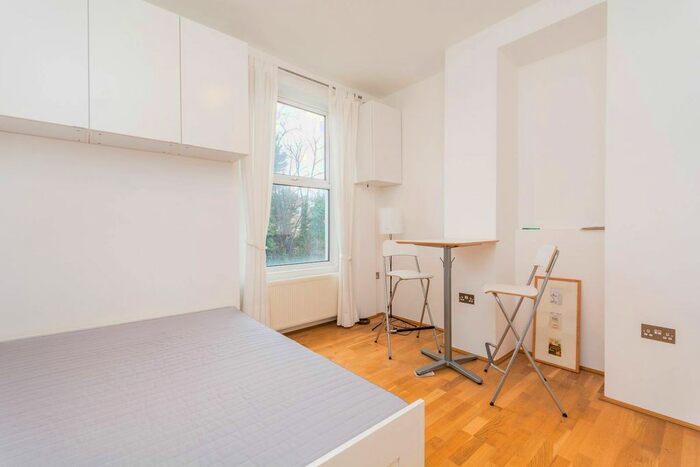 Studio To Rent In Kilburn Park Road, Maida Vale, London, NW6