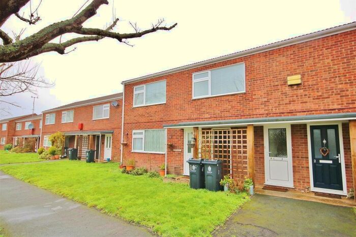 2 Bedroom Maisonette To Rent In Wittonwood Road, Frinton-On-Sea, CO13