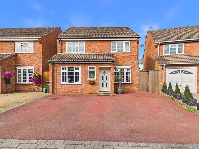 4 Bedroom Detached House For Sale In Whitworth Close, Wellesbourne, Warwick, CV35
