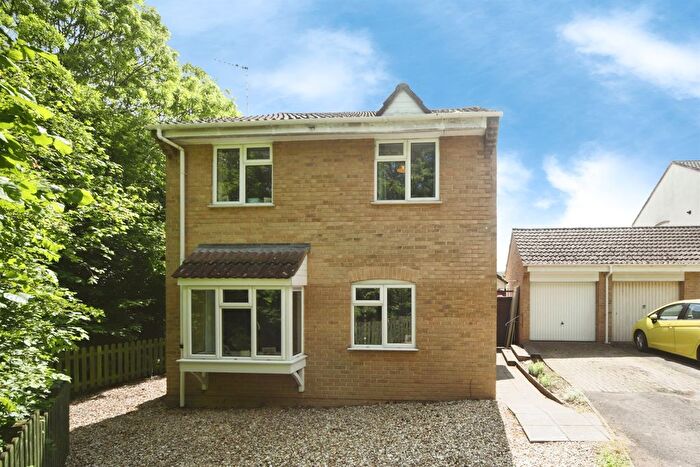 4 Bedroom Detached House For Sale In Derwent Grove, Taunton, TA1
