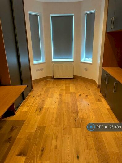 Studio To Rent In Unit, Harrow, HA1