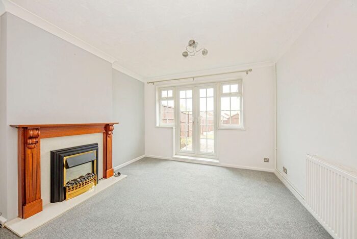 2 Bedroom Bungalow To Rent In Churchill Road, Stamford, PE9