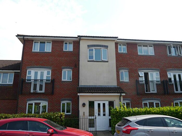 2 Bedroom Flat To Rent In Kiln Way, Dunstable, LU5