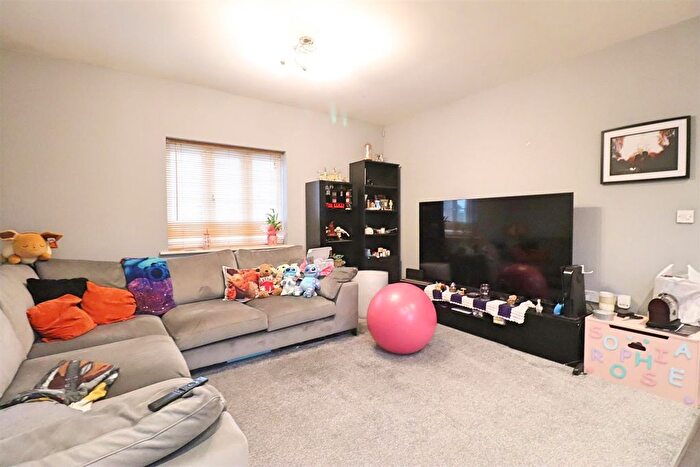 2 Bedroom Flat To Rent In Dapifer Close, Colchester, CO2