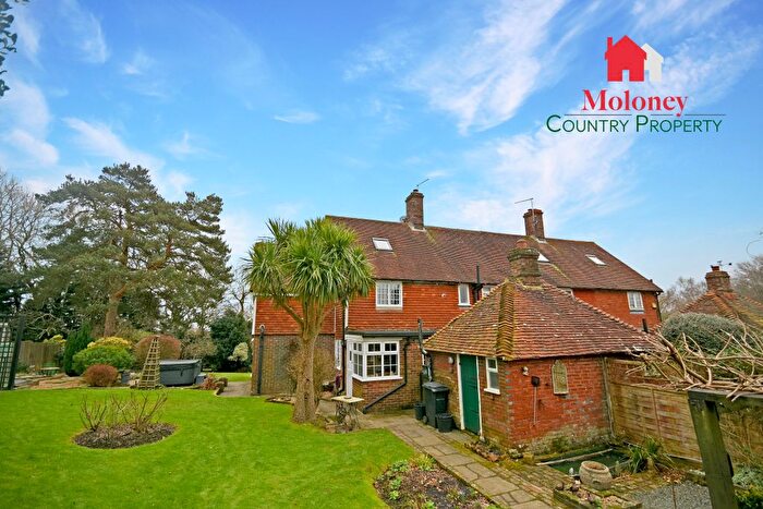 4 Bedroom Semi-Detached House For Sale In Compasses Lane, Staplecross, Robertsbridge, TN32