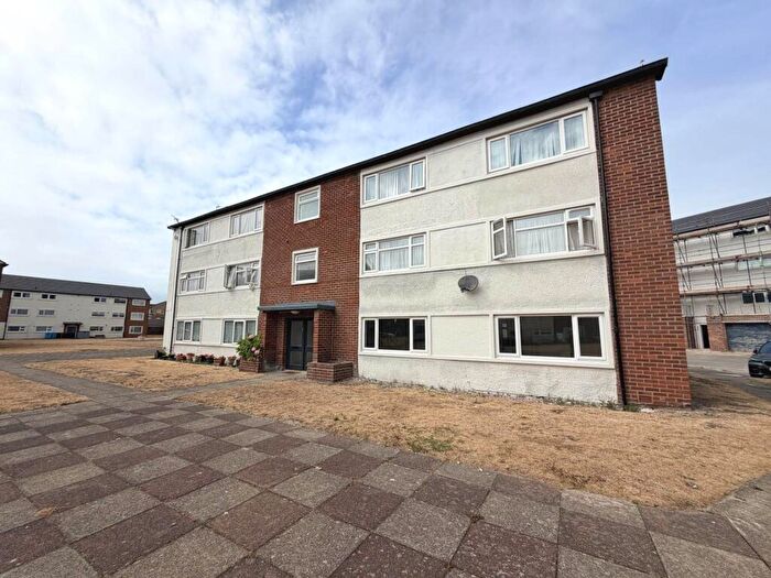 2 Bedroom Flat To Rent In Lindsay Court, New Road, Lytham St Annes, FY8