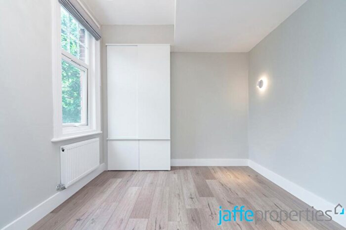 2 Bedroom Apartment To Rent In Westbere Road, London, NW2