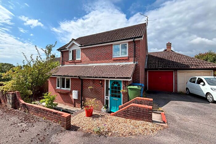 3 Bedroom Detached House For Sale In Sundew Road, Broadstone, BH18