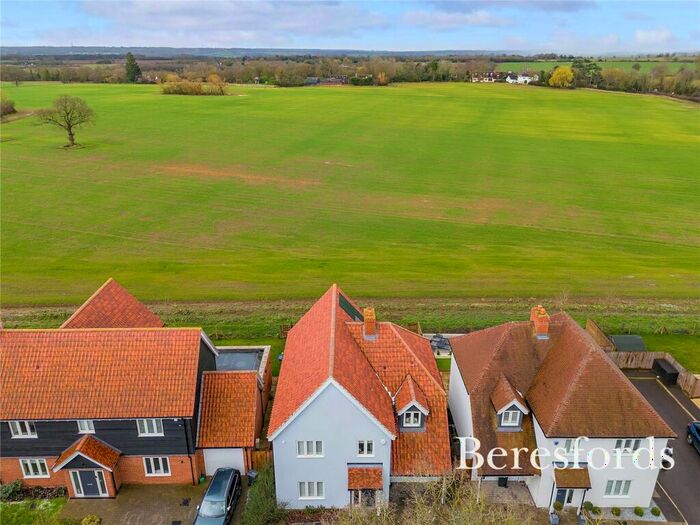 4 Bedroom Detached House For Sale In Station Bridge Mews, Ongar, CM5