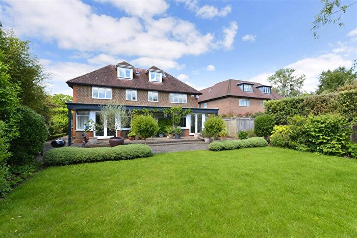 6 Bedroom Property To Rent In Avenue Road, Cranleigh, GU6