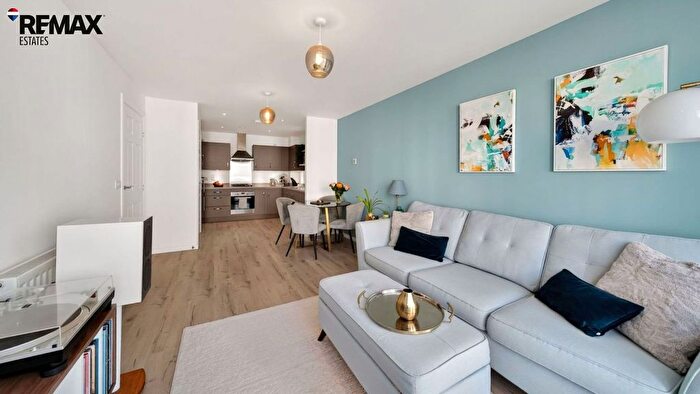 1 Bedroom Flat For Sale In Arneil Drive, Edinburgh, EH5