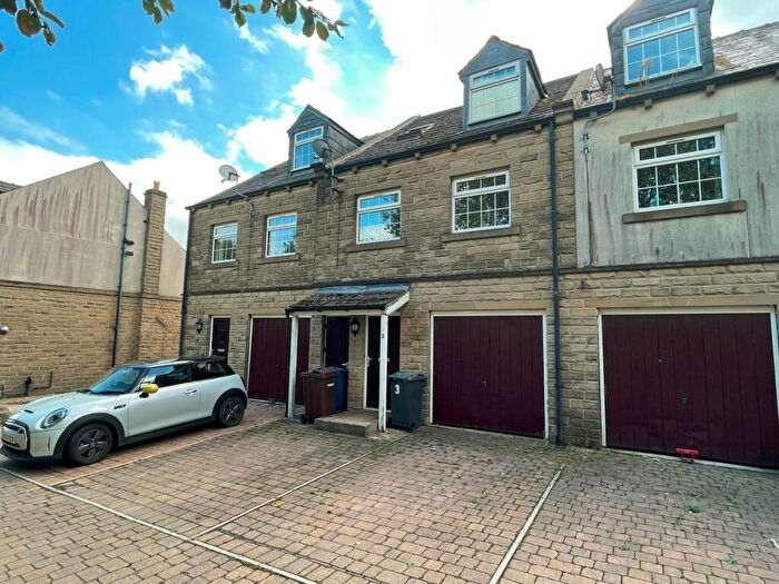 4 Bedroom Town House For Sale In Rosemead, Ingbirchworth, S36