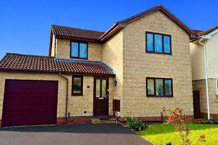 4 Bedroom Detached House For Sale In Paddock Close, Bristol, Avon, BS32