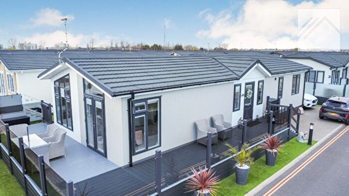 2 Bedroom Park Home For Sale In Shore Drive, Canvey Island, SS8