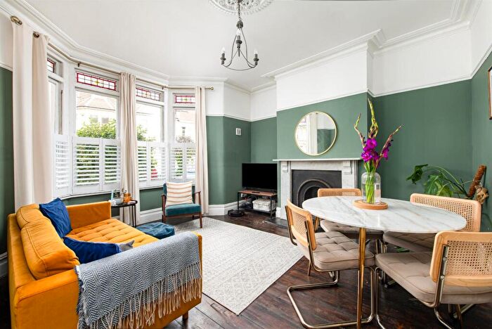 2 Bedroom Flat To Rent In Brynland Avenue, Bristol, BS7