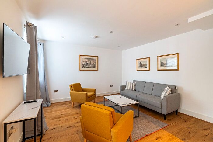 2 Bedroom Property To Rent In Tonsley Hill, Wandsworth, SW18