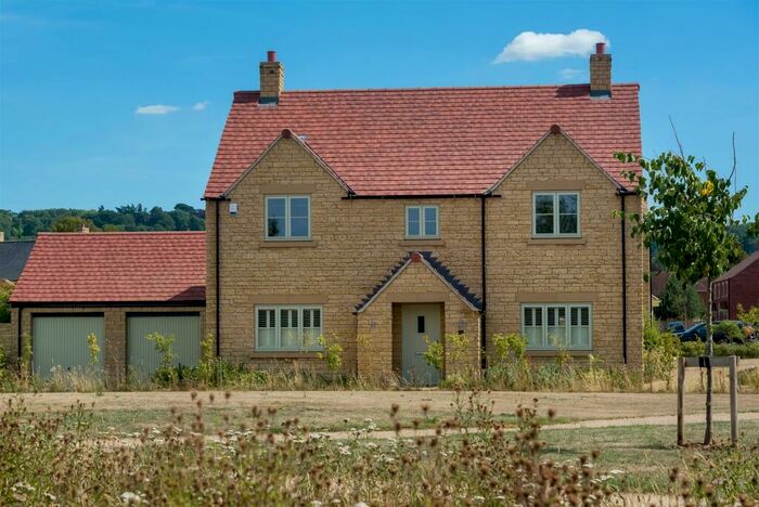 5 Bedroom Detached House For Sale In Tillage Close, Mickleton, GL55