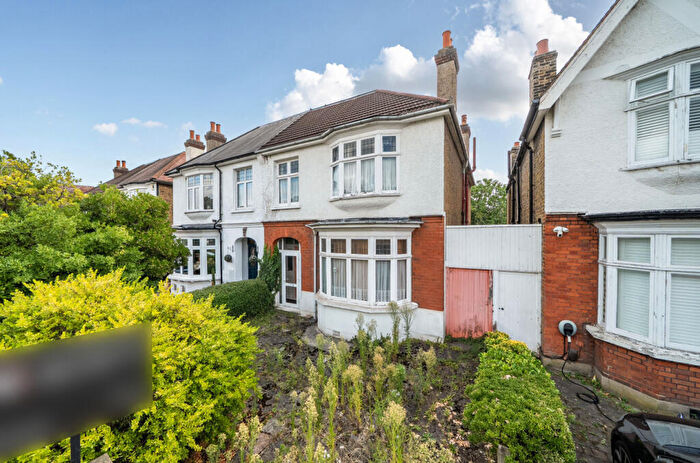 4 Bedroom Semi Detached House For Sale In Arran Road, London, SE6