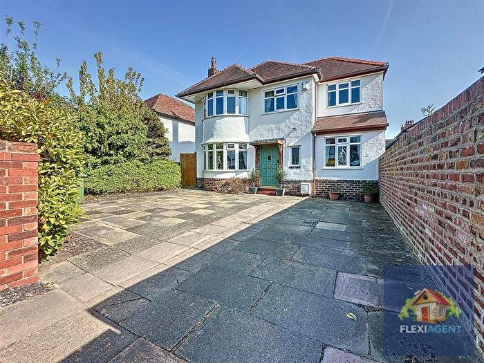 5 Bedroom Detached House For Sale In Chester Avenue, Southport, PR9